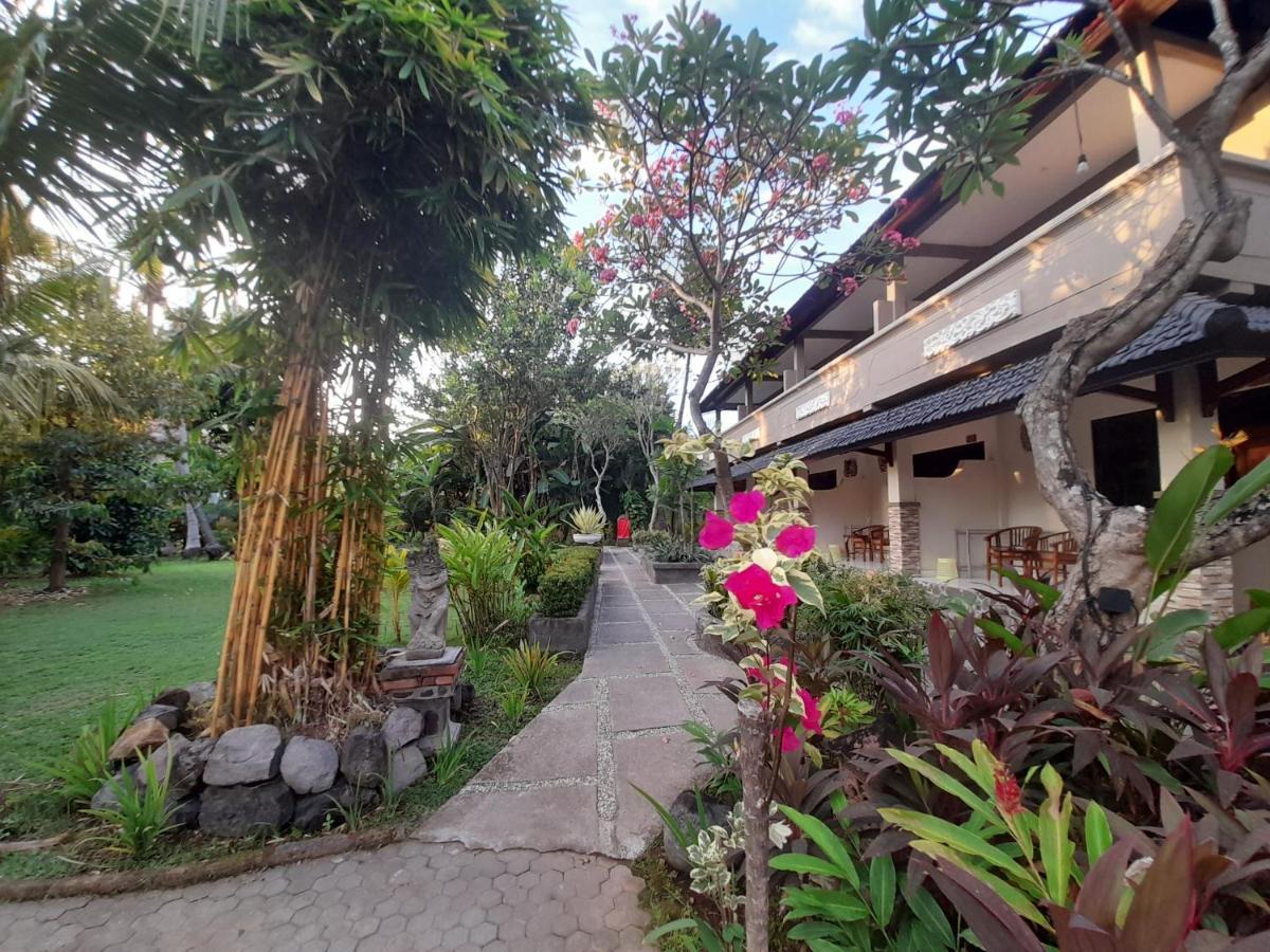 Puri Bali Hotel Lovina Exterior foto