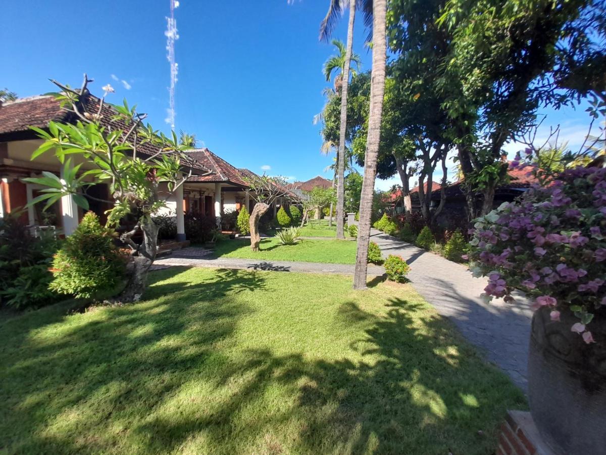 Puri Bali Hotel Lovina Exterior foto