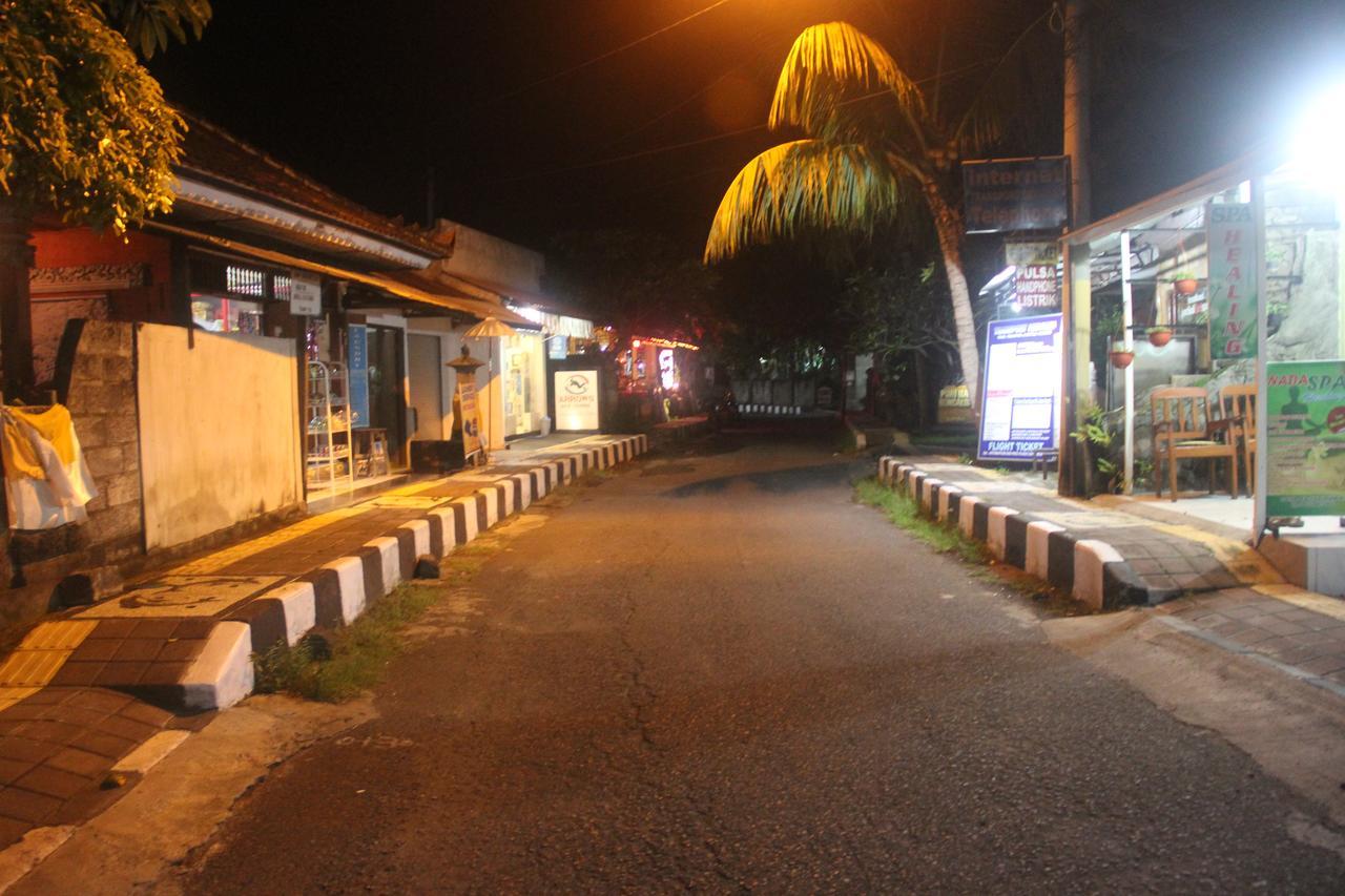 Puri Bali Hotel Lovina Exterior foto